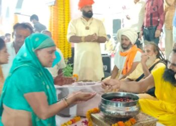 *भोले की भक्ति का रंग, तिरंगे के संग शिव पूजन के साथ दिखी राष्ट्रभक्ति की आराधना*