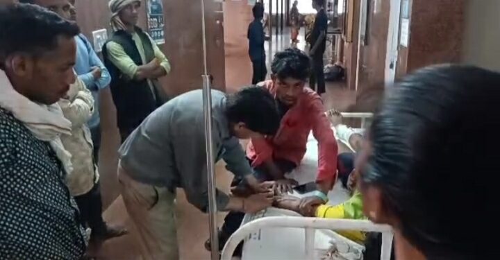 *तेज रफ्तार बाइक सवार युवक ने राह चलते युवक को मारी जोरदार टक्कर*