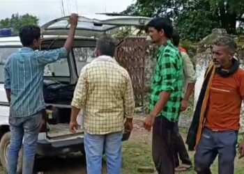 ऑटो और बोलेरो की हुई टक्कर एक की मौत,,तीन घायल