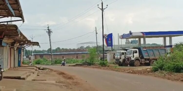 माधवनगर पेट्रोल पंप के सामने संचालित आतिशबाजी की दुकानों को हटाने अपर जिला कलेक्टर नें जारी किया आदेश