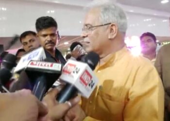 छत्तीसगढ़ की जनता और छत्तीसगढ़ की संस्कृति के बीच कोई नहीं आ सकता.  छत्तीसगढ़ महतारी की सेवा और छत्तीसगढ़ी संस्कृति के संवर्धन के लिए हम प्रतिबद्ध हैं.