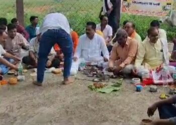 बाघराज दरबार में भाजपा मंडल पवई की टिफिन बैठक हुई संपन्न  भाजपा कार्यकर्ता के साथ अन्य समाज के लोग हुए शामिल  दिखा समरसता का भाव