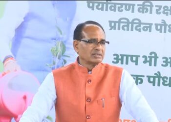 अहिंसा परमो धर्म: एवं जियो और जीने दो के ध्वजवाहक जैन संत के टुकड़े-टुकड़े करना क्रूरतम अपराध है। जैन संत त्याग के अनुपम उदाहरण हैं। वह लोककल्याण के लिए कार्य करते हैं।   अपराधी किसी भी कीमत पर बख्शे नहीं जाने चाहिए : CM