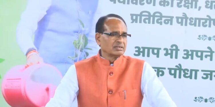 अहिंसा परमो धर्म: एवं जियो और जीने दो के ध्वजवाहक जैन संत के टुकड़े-टुकड़े करना क्रूरतम अपराध है। जैन संत त्याग के अनुपम उदाहरण हैं। वह लोककल्याण के लिए कार्य करते हैं।   अपराधी किसी भी कीमत पर बख्शे नहीं जाने चाहिए : CM