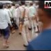 महिला से दुष्कर्म व अपहरण के मामले में शुक्रवार को कोर्ट पेशी पर आए आरोपित युवक को अपहरण कर ले गये VIDEO
