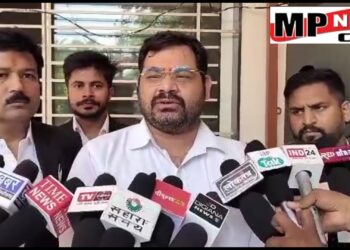 सीधी मामले में किए पोस्ट को लेकर बिहार की लोक गायिका नेहा सिंह राठौर के खिलाफ मामला दर्ज, आरोपी को RSS की ड्रेस में दिखाया