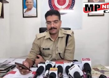 ब्रेकिंग  तो हो जाता  करोड़ों का  साइबर फ्रॉड एकाउंट  हैक कर निकालने वाले थे  42 करोड़ रूपए, समय रहते आरोपी पुलिस के हत्थे चढ़ा; देखें VIDEO 