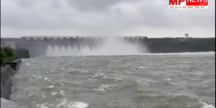 जबलपुर बरगी बांध के 15 गेट खोले गए देखिऐ वीडियों