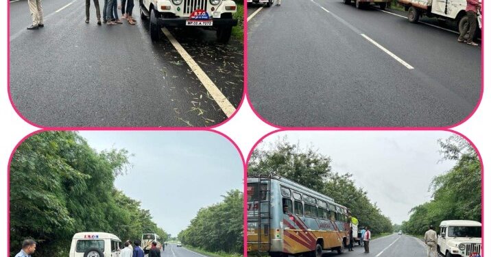 परिवहन जाँच दल द्वारा अमरवाड़ा-नरसिंगपुर मार्ग पर स्कूल बसों सहित सभी बसों की बारीकी से जाँच 4 वाहनों से वसूला गया 10 हजार रूपये का जुर्माना