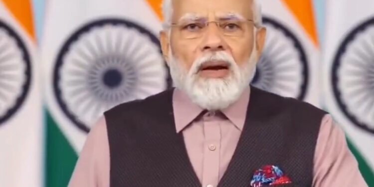 हर घर तिरंगा, हर दिल तिरंगा।  पिछले साल की तरह ही इस बार भी हमें हर घर तिरंगा फहराना