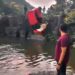 सिमरोल में हुआ हादसा, लापरवाही के चलते कुंड में गिरी कार..! दंपत्ति सहित बच्चे को युवा मैथ्यू ने बचाया.