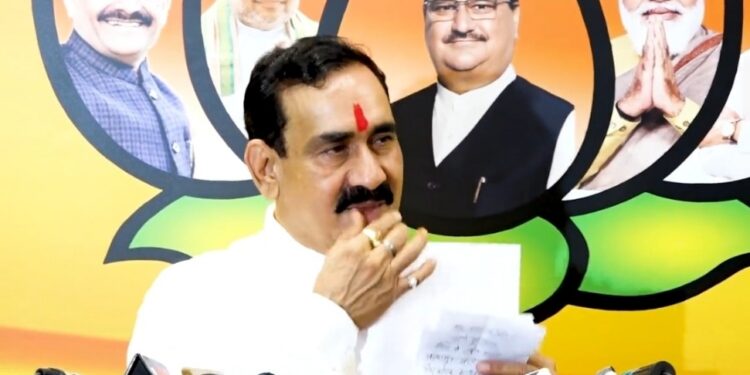 कांग्रेस के सीनियर विधायक उमंग सिंघार जी के आदिवासी मुख्यमंत्री बनाए जाने की मांग पर कमलनाथ को जवाब देना चाहिए।