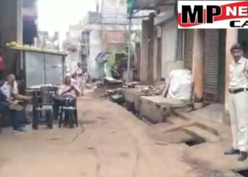 आय से अधिक संपत्ति के मामले में स्वास्थ्य विभाग के रिटायर स्टोर कीपर अशफाक_खान के ठिकानों पर लोकायुक्त ने मारा छापा