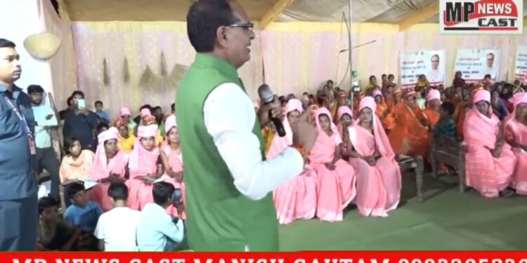 बहनें आगे बढ़ सकें, चुनाव लड़ सकें, इसके लिए हमने प्रदेश में स्थानीय निकाय के चुनावों में 50% सीटें महिलाओं के लिए आरक्षित की: CM