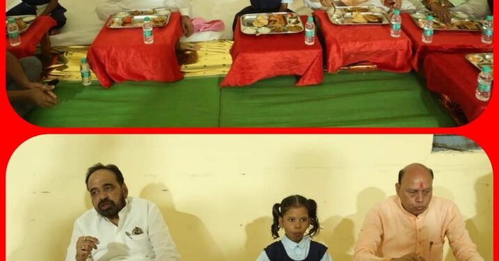 समारोह के मुख्य अतिथि गोपाल भार्गव ने छात्राओं के साथ मध्यान्ह भोजन किया।