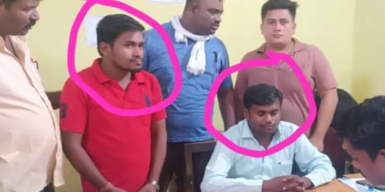10 हजार की रिश्वत लेते पटवारी देवीदीन पटेल और उसके सहयोगी शारदा पटेल को लोकायुक्त पुलिस ने दबोचा