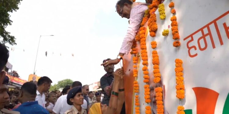 मेरी बहनों, इस राखी के बंधन को निभाऊंगा, 27 अगस्त को उपहार देकर तुम्हारी खुशियों को और बढ़ाऊंगा।