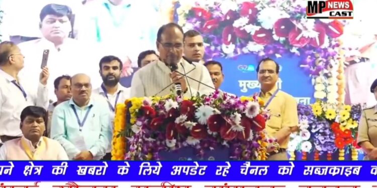 मुझे बताते हुए खुशी है कि ‘मुख्यमंत्री सीखो-कमाओ योजना’ में अब तक 16 हजार 744 कंपनियां पंजीकृत हो चुकी हैं तथा 70 हजार 386 पद प्रकाशित हो चुके हैं।   अब तक 8 लाख 71 हजार 330 युवा पंजीकृत हो चुके हैं और 15 हजार 92 अनुंबध निर्मित किए जा चुके हैं, लेकिन हम यहां रुकेंगे नहीं: CM