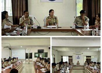 पुलिस अधीक्षक रेलवे जबलपुर में मासिक अपराध समीक्षा में