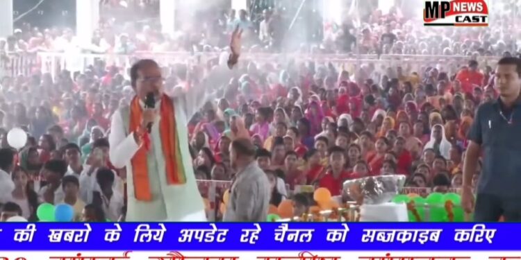 शहडोल में शानदार एयरपोर्ट बनवाया जाएगा।  मुझे बताते हुए प्रसन्नता है कि अब शीघ्र ही शहडोल से नागपुर के लिए सीधी रेल सुविधा प्रारंभ होगी : CM
