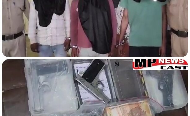 पेट्रोल पंप पर गोली चलाने वाले तीन आरोपी गिरफ्तार, हवाले का रुपया लेकर जा रहे थे आरोपी, पेट्रोल भरने के दौरान हुआ था विवाद, पुलिस ने हवाले का 8 लाख रुपए और तीन पिस्तौल की जब्त, एरोड्रम थाना क्षेत्र का मामला, देखें VIDEO