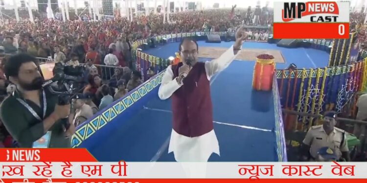 मेरी बहनों, आज मैं फैसला करता हूं कि बढ़े हुए बिजली के बिलों की वसूली नहीं होगी। गरीब बहन का बिल हर महीने ₹100 आए, इसका इंतजाम किया जाएगा: CM