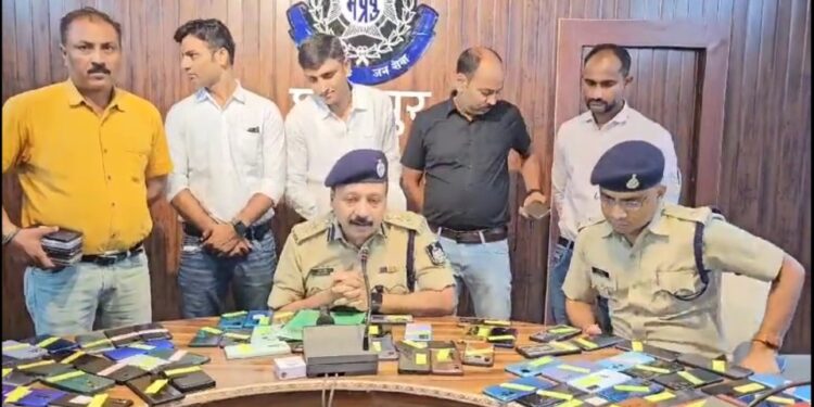 रक्षाबंधन के त्यौहार पर पुलिस का उपहार