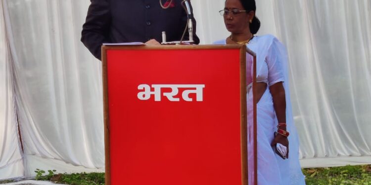 राष्ट्रीय पर्व, 15 अगस्त के अवसर पर जिला पंचायत कार्यालय में जिला पंचायत की अध्यक्ष सुनीता मेहरा ने किया ध्वजारोहण, राष्ट्रगान और मुख्यमंत्री जी के संदेश का वाचन, जिला सीईओ शिशिर गेमावत भी रहे मौजूद