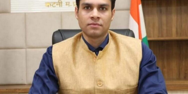 कलेक्टर अवि प्रसाद ने आदिवासी बस्ती विकास मद अंतर्गत स्वीकृत सामुदायिक भवन की जांच के दिए निर्देश