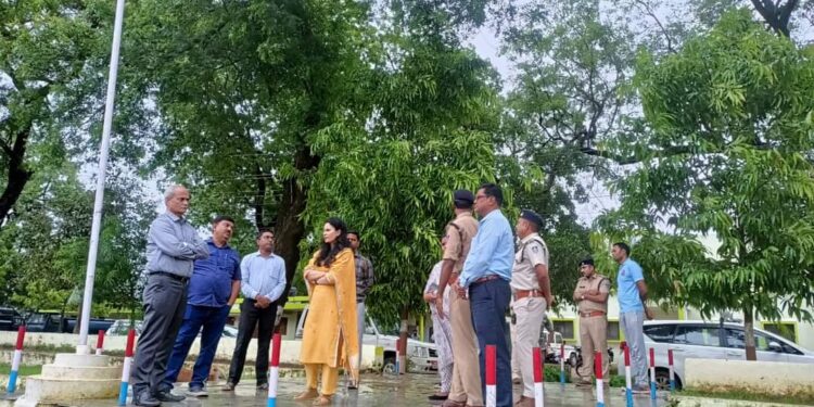 कलेक्टर डॉ. सलोनी सिडाना ने 15 अगस्त स्वतंत्रता दिवस के मुख्य कार्यक्रम के आयोजन के लिए पुलिसलाईन ग्राउंड का निरीक्षण किया