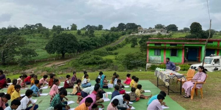 तहसील तामिया के सुदूर क्षेत्र पातालकोट के ग्राम गैलडुब्बा और अन्य ग्रामों में स्कूली बच्चों ने हर घर तिरंगा अभियान के अंतर्गत विभिन्न गतिविधियों में लिया बढ़-चढ़कर हिस्सा