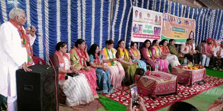 महिला मोर्चा राष्ट्रीय कार्यसमिति सदस्य डॉ.कायनात काजी ने राष्ट्रीय प्रवास कार्यक्रम पुरानी इटारसी मंडल में मुख्यमंत्री लाडली बहन हितग्राहियों को संबोधित करते हुए कही कि यह योजना हमारी मातृशक्ति को गौरवान्वित कर रही है।