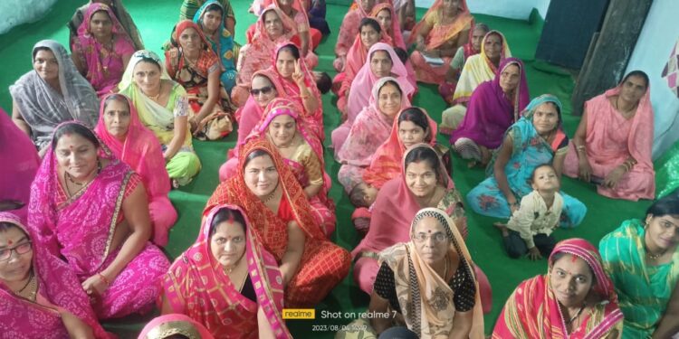 ग्राम रहटगांव में जागरण आजीविका ग्राम संगठन द्वारा बैठक का किया गया आयोजन