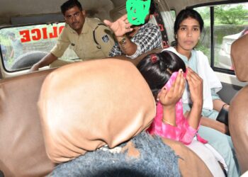 *वर्दी भी हमदर्दी भी* पुलिस अधीक्षक दीपक शुक्ला ने आरक्षक को उचित इनाम देने की घोषणा की