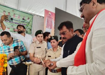 हरदा- तेंदूपत्ता संग्राहकों को हर संभव सुविधा उपलब्ध कराई जा रही है -वन मंत्री डॉ. विजय शाह