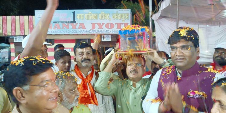 संत शिरोमणी रविदास महाराज जी के मंदिर निर्माण समरसता यात्रा का किया भव्य स्वागत
