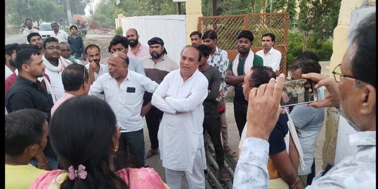 प्राथमिक स्वास्थ्य केंद्र बाउंड्री वॉल का मामला की अभी तक नहीं हुई जांच