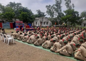 केम्प कमांडर कर्नल एन एस धाकड कमान अधिकारी 33 म0प्र0 एनसीसी बटालियन सागर ़ के निर्देषन में आर्मी स्टेषन ढाना में 10 दिवसीय वार्षिक प्रषिक्षण शिविर के समापन हुआ