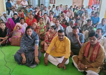 देश भक्त , देव भक्त, मातृ भक्त, पितृ भक्त बने – साध्वी सत्यव्रतानंद सरस्वती     स्नेह यात्रा एक थाल एक ख्याल के रुप में जोड़ने प्रयास है राजेश तिवारी