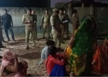 कौशांबी, जनपद कौशांबी के कोखराज थाना क्षेत्र के एक गांव में अधेड़ ने खुद की लाइसेंसी रिवाल्वर से अपने गोली मारकर आत्महत्या कर ली,