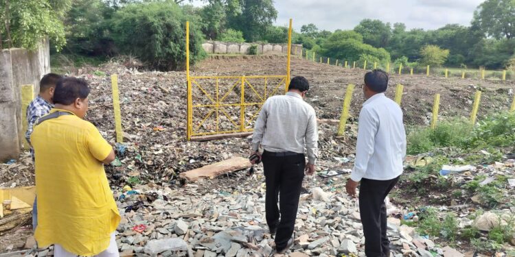 जहां फिकता था कूड़ा कचरा अब वहां चारों ओर छाएगी हरियाली मां कर्मा देवी चौराहे पर लगेंगे, फव्वारे दो नए पार्क ले रहे हैं आकार