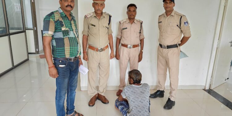 एसडीओपी देवी सिंह ठाकुर ने किया थाना का निरीक्षण गुंडा बदमाशों को दी सख्त हिदायत