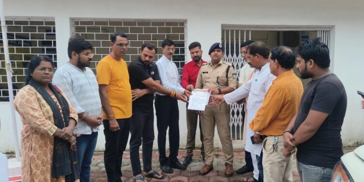 भाजपाईयों ने की कांग्रेस सोशल मीडिया विभाग पर एफआई कराने की मांग