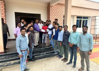माल्थोन पटवारी संघ ने दिया एसडीएम को ज्ञापन