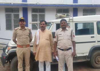 फरार आरोपी को रहटगांव पुलिस ने किया गिरफ्तार