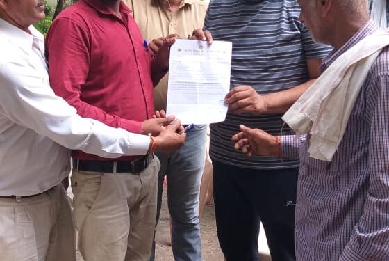 वेतन और नियमितीकरण की मांग को लेकर किसान मित्रों ने बहोरीबंद विधायक प्रणय प्रभात पांडे (गुड्डू भैया) को मुख्यमंत्री जी के नाम ज्ञापन सोपा
