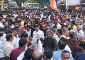 इस मंच से घोषणा करता हूं कि कालापीपल की कोई सी भी समस्या हो दुख दर्द….व चुनाव में कुछ भी हो संगठन का निर्णय कुछ भी हो मैं आप लोगों का विधायक हूं…श्रीमंत विक्रम सिंह पंवार