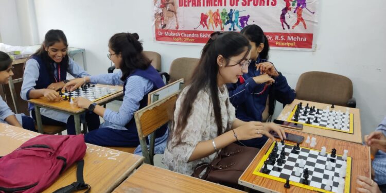राष्ट्रीय खेल दिवस पर फिट इंडिया मिशन के अंतर्गत “शतरंज प्रतियोगिता” का हुआ आयोजन :