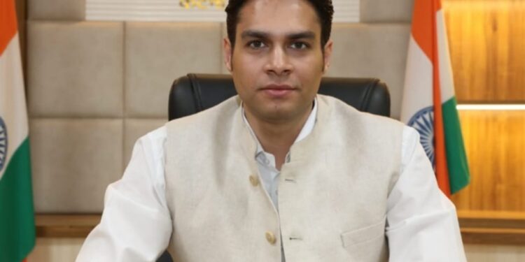 *कलेक्टर अविप्रसाद ने शिकायतों का कराया त्वरित निदान*