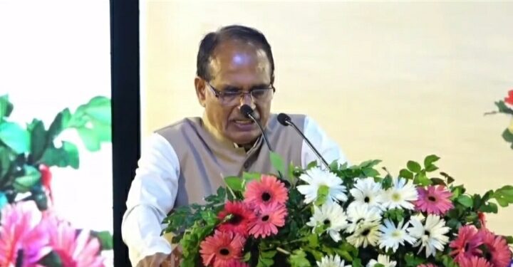 इतिहास में पहली बार किसानों को एंड्रॉइड मोबाइल द्वारा अपनी कृषि उपज का विक्रय अपने घर, खेत-खलिहान और गोदाम से करने की सुविधा प्रदान की गई है: CM